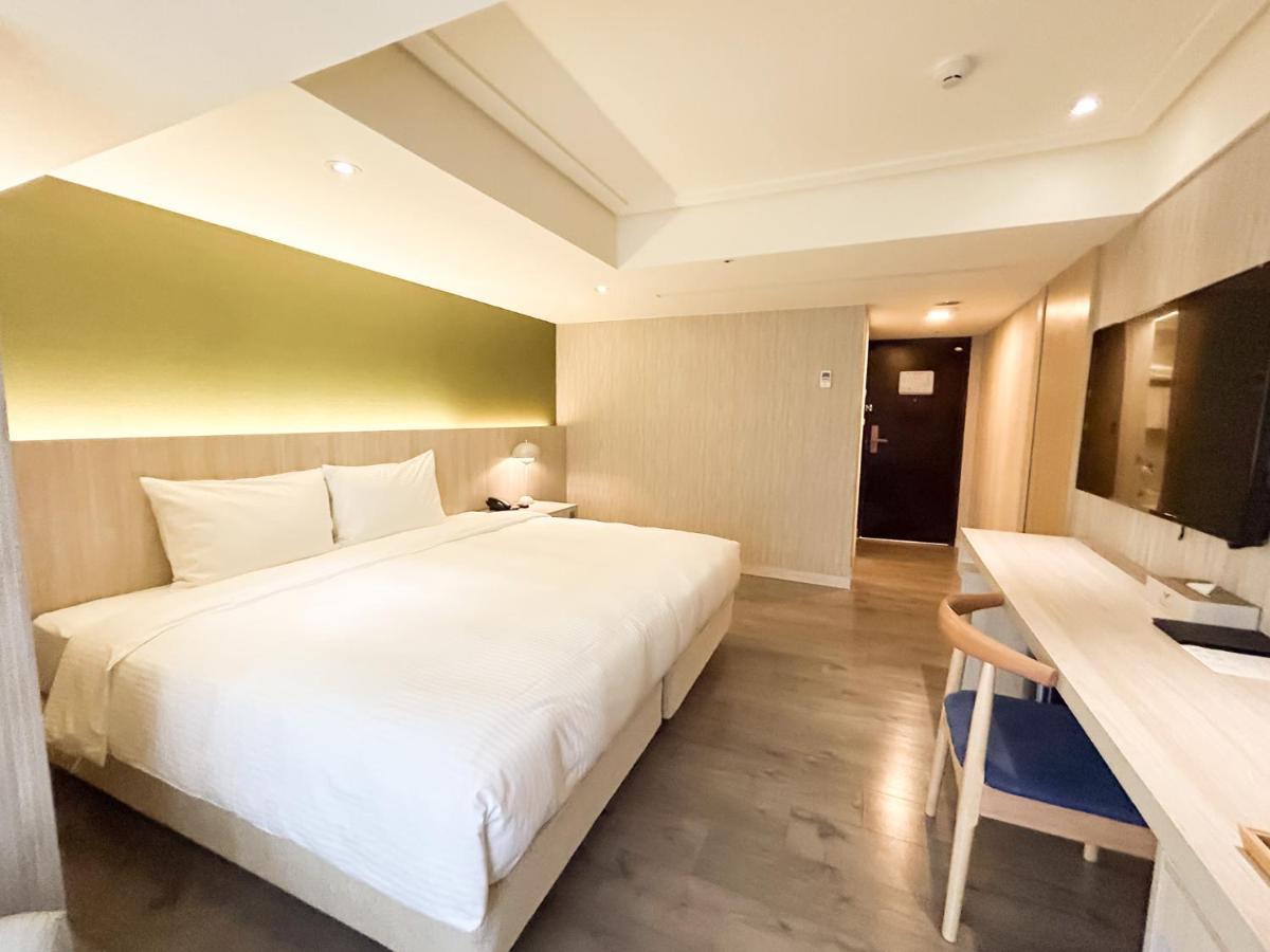 Green Hotel - Tea Way Taichung Bagian luar foto