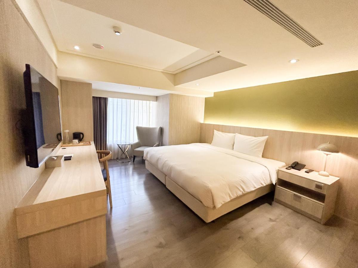 Green Hotel - Tea Way Taichung Bagian luar foto