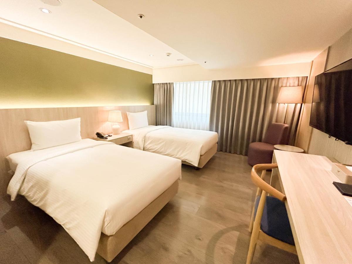 Green Hotel - Tea Way Taichung Bagian luar foto